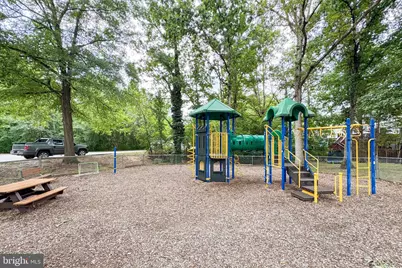 8111 Squirrel Run Road, Springfield, VA 22152 - Photo 19