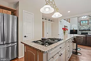 9830 Faust Dr, Vienna, VA 22182 - Photo 15