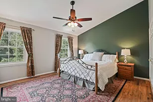 9830 Faust Dr, Vienna, VA 22182 - Photo 37