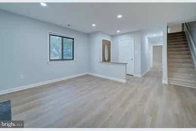11301 Gatesborough Lane, Reston, VA 20191 - Photo 5