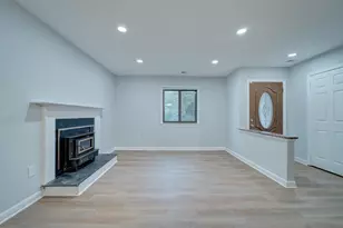11301 Gatesborough Ln, Reston, VA 20191 - Photo 3