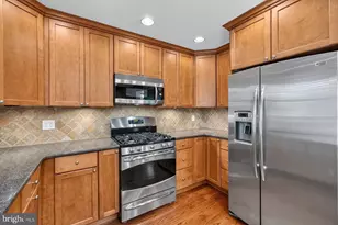 7509 Amesbury Ct, Alexandria, VA 22315 - Photo 7