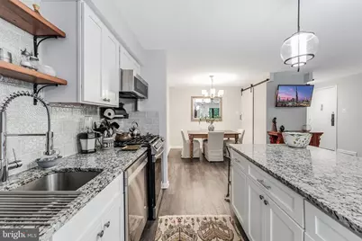 11220 Chestnut Grove Square #13, Reston, VA 20190 - Photo 5