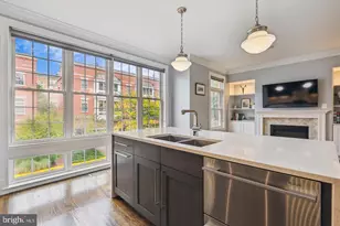 12079 Kinsley Pl, Reston, VA 20190 - Photo 9