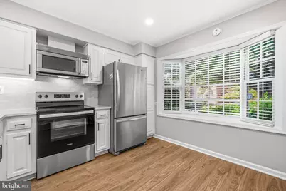 9222 Bailey Lane, Fairfax, VA 22031 - Photo 7