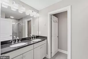 6189 Royal Crest Ln, Alexandria, VA 22310 - Photo 11