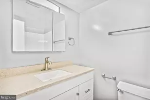 8001 Chanute Pl, Falls Church, VA 22042 - Photo 19