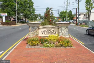 208 Park Terrace Ct SE, Vienna, VA 22180 - Photo 25