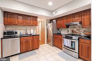 2037 Royal Fern Ct, Reston, VA 20191 - Photo 9