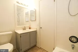 5933 Grisby House Ct, Centreville, VA 20120 - Photo 17