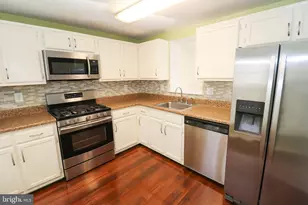 5933 Grisby House Ct, Centreville, VA 20120 - Photo 3