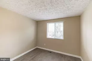 6302 Betsy Ross Ct, Centreville, VA 20121 - Photo 23
