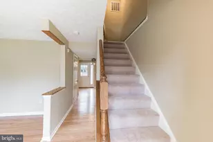 6302 Betsy Ross Ct, Centreville, VA 20121 - Photo 3