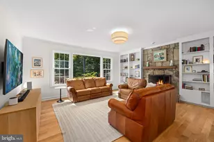 9730 Rolling Ridge Dr, Fairfax Station, VA 22039 - Photo 13