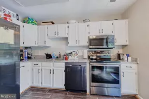 7921 Gunston Woods Pl, Lorton, VA 22079 - Photo 3