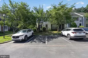 5926 Gunther Ct, Centreville, VA 20120 - Photo 3