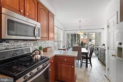 8846 Ashgrove House Lane #101, Vienna, VA 22182 - Photo 7