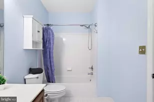 8846 Ashgrove House Ln, Vienna, VA 22182 - Photo 17