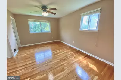 8121 Edmonton Court, Springfield, VA 22152 - Photo 13