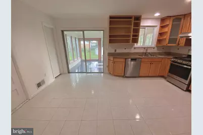 8121 Edmonton Court, Springfield, VA 22152 - Photo 9