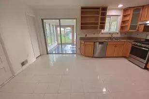 8121 Edmonton Ct, Springfield, VA 22152 - Photo 9