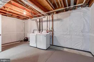 9911 Finian Ct, Vienna, VA 22181 - Photo 33