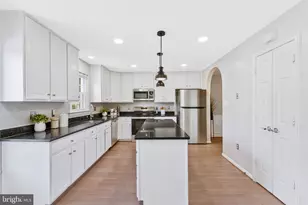 2000 Gallows Tree Ln, Vienna, VA 22182 - Photo 19