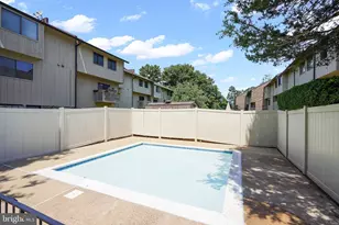 2665 Glengyle Dr, Vienna, VA 22181 - Photo 33