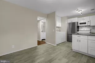 2665 Glengyle Dr, Vienna, VA 22181 - Photo 11