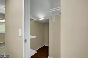 2665 Glengyle Dr, Vienna, VA 22181 - Photo 15
