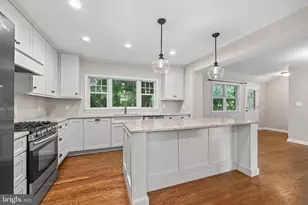 2722 Woodley Pl, Falls Church, VA 22046 - Photo 13