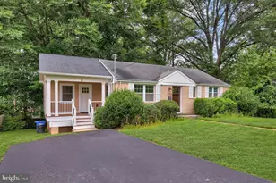 2722 Woodley Pl, Falls Church, VA 22046 - Photo 3