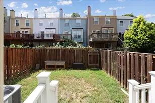 2984 Braxton Wood Ct, Fairfax, VA 22031 - Photo 3