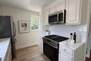 2834 Summerfield Rd, Falls Church, VA 22042 - Photo 3
