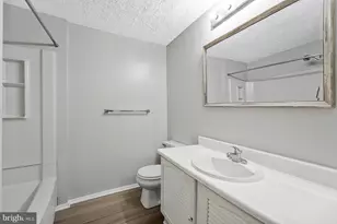 8025 Tyson Oaks Cir, Vienna, VA 22182 - Photo 13