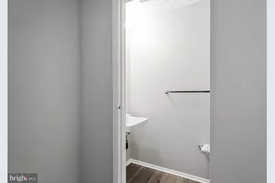 8025 Tyson Oaks Circle, Vienna, VA 22182 - Photo 27