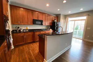 12239 Water Elm Ln, Fairfax, VA 22030 - Photo 3