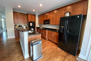 12239 Water Elm Ln, Fairfax, VA 22030 - Photo 5