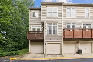 4322 Thomas Brigade Ln, Fairfax, VA 22033 - Photo 3