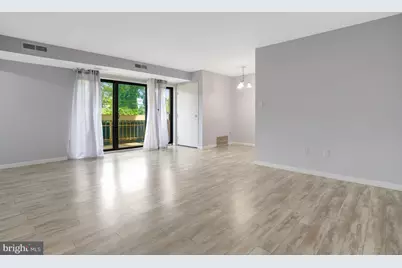 6137 Leesburg Pike #506, Falls Church, VA 22041 - Photo 5