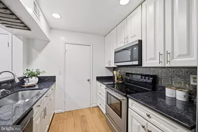 3377 Lakeside View Drive #19-2, Falls Church, VA 22041 - Photo 3
