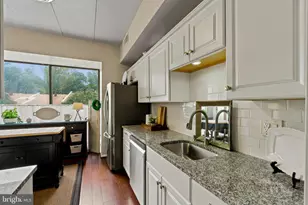 11561 Rolling Green Ct, Reston, VA 20191 - Photo 15