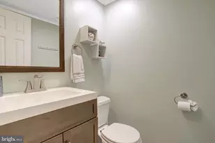 7936 Spring Forest Ct, Springfield, VA 22152 - Photo 5