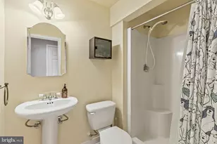 6154 Wellington Commons Dr, Alexandria, VA 22310 - Photo 17