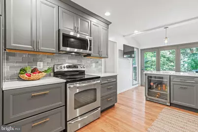 6154 Wellington Commons Drive, Alexandria, VA 22310 - Photo 7