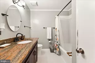 14419 Golden Oak Ct, Centreville, VA 20121 - Photo 19
