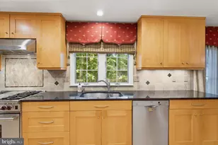 5803 Hall St, Burke, VA 22015 - Photo 19