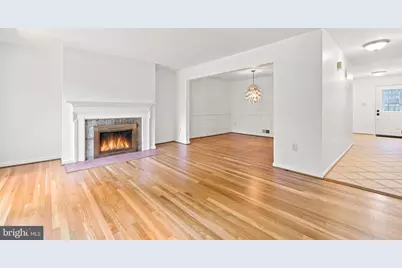 7384 Hallcrest Drive, McLean, VA 22102 - Photo 7