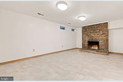 7384 Hallcrest Drive, McLean, VA 22102 - Photo 33