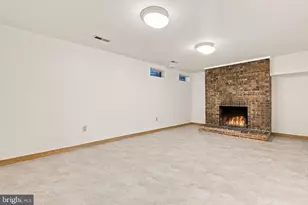 7384 Hallcrest Dr, McLean, VA 22102 - Photo 33